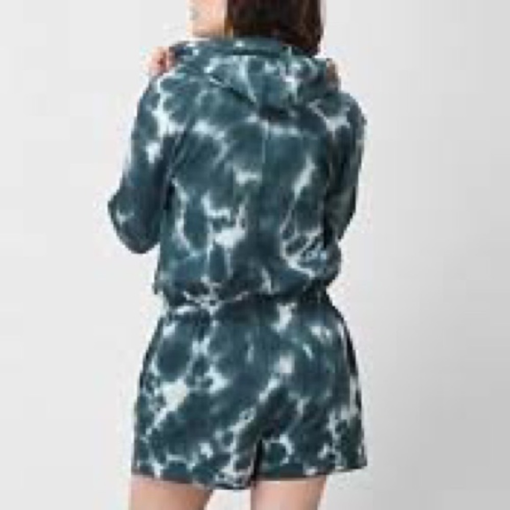 #80 ❤️ NWT Vans Long Sleeve Cloud Romper